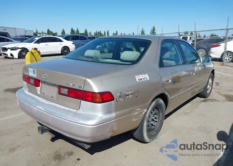 1998 Toyota Camry Le from USA, damaged, VIN JT2BG22K8W0172762